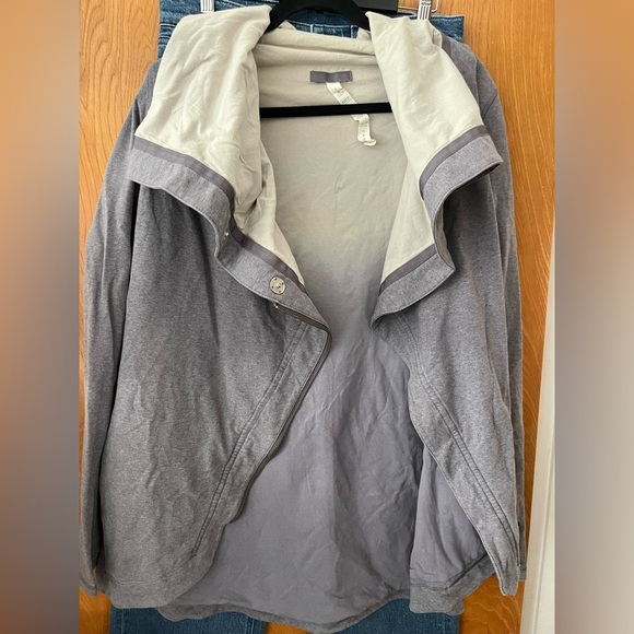 LULULEMON yoga wrap asymmetrical zip up jacket 8 - Picture 8 of 15